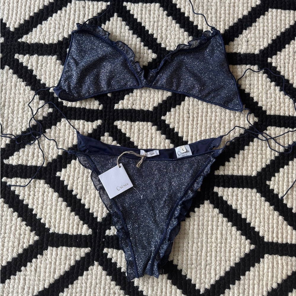 Oseree Navy Ruffle Bikini Set - Picture 2 of 11